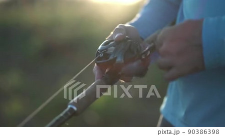 パーチ 釣り フィッシング 魚採りの動画素材・映像 - PIXTA